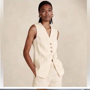 NWT Banana Republic ClassyPale Yellow Linen Sleeveless Vest
Sz - 16